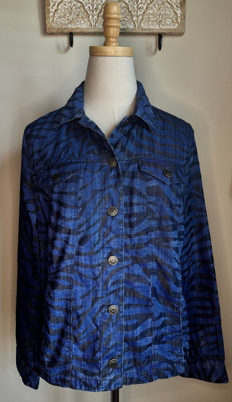 Chico's Blue and Black Animal Print Denim Jacket sz M